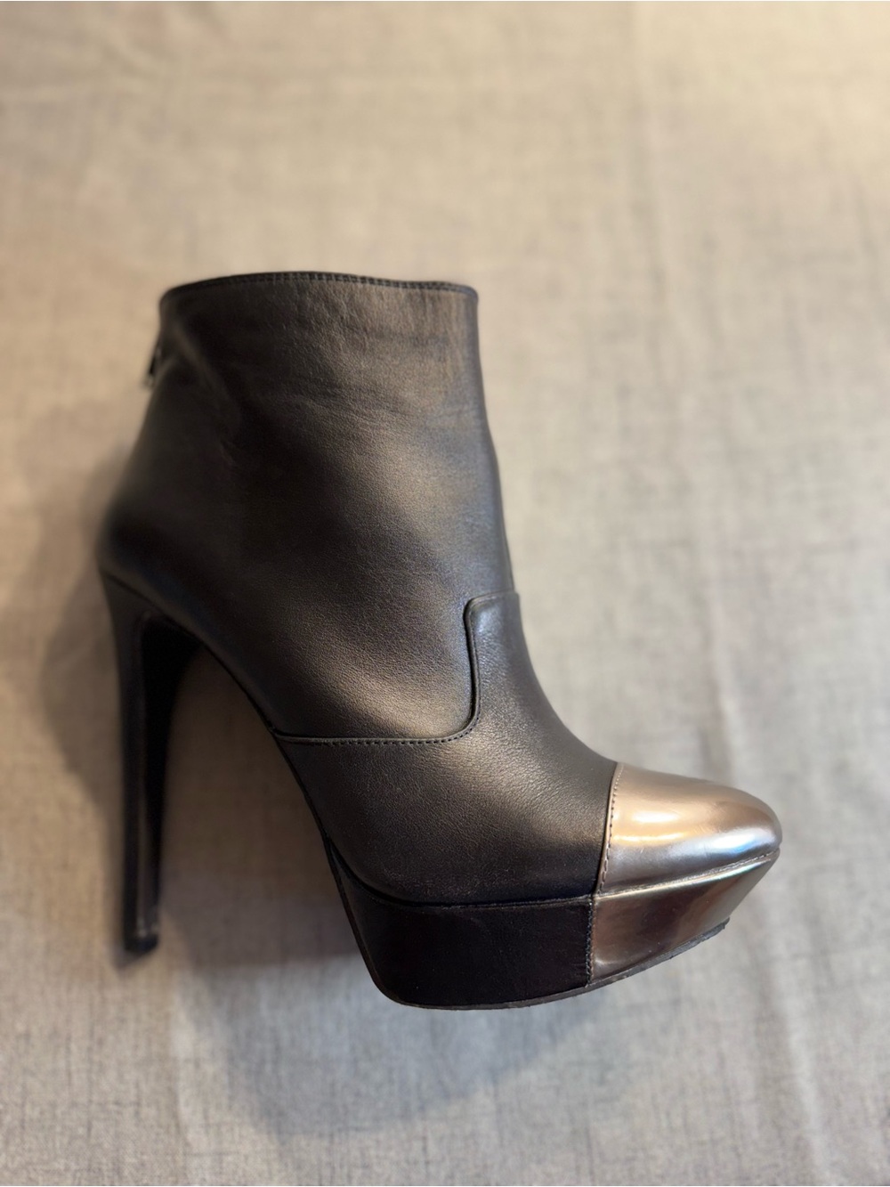 Jessica Simpson Essas Platform Stiletto Ankle Boots Metallic Toe Cap Women Sz 8